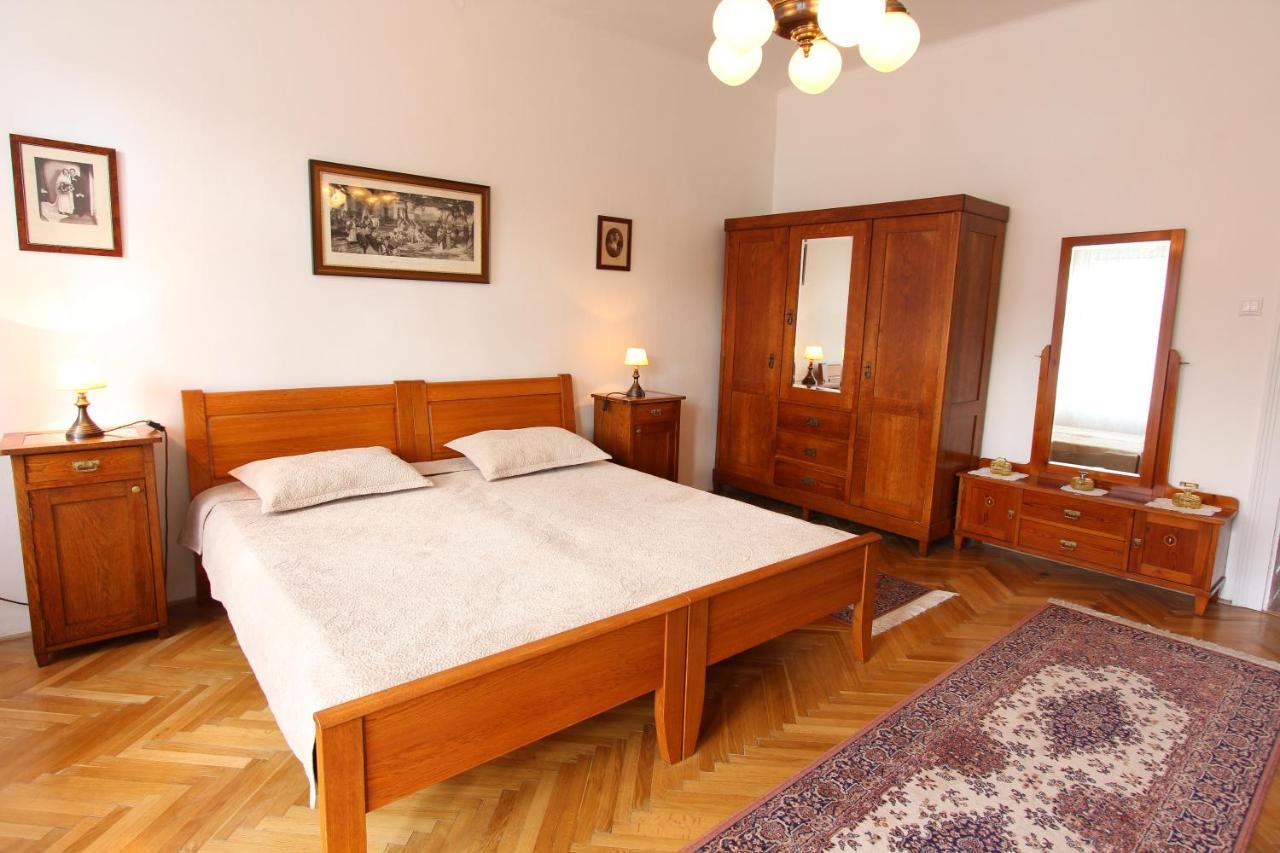 Penzion Jelen Vranov Nad Dyji Bilik gambar