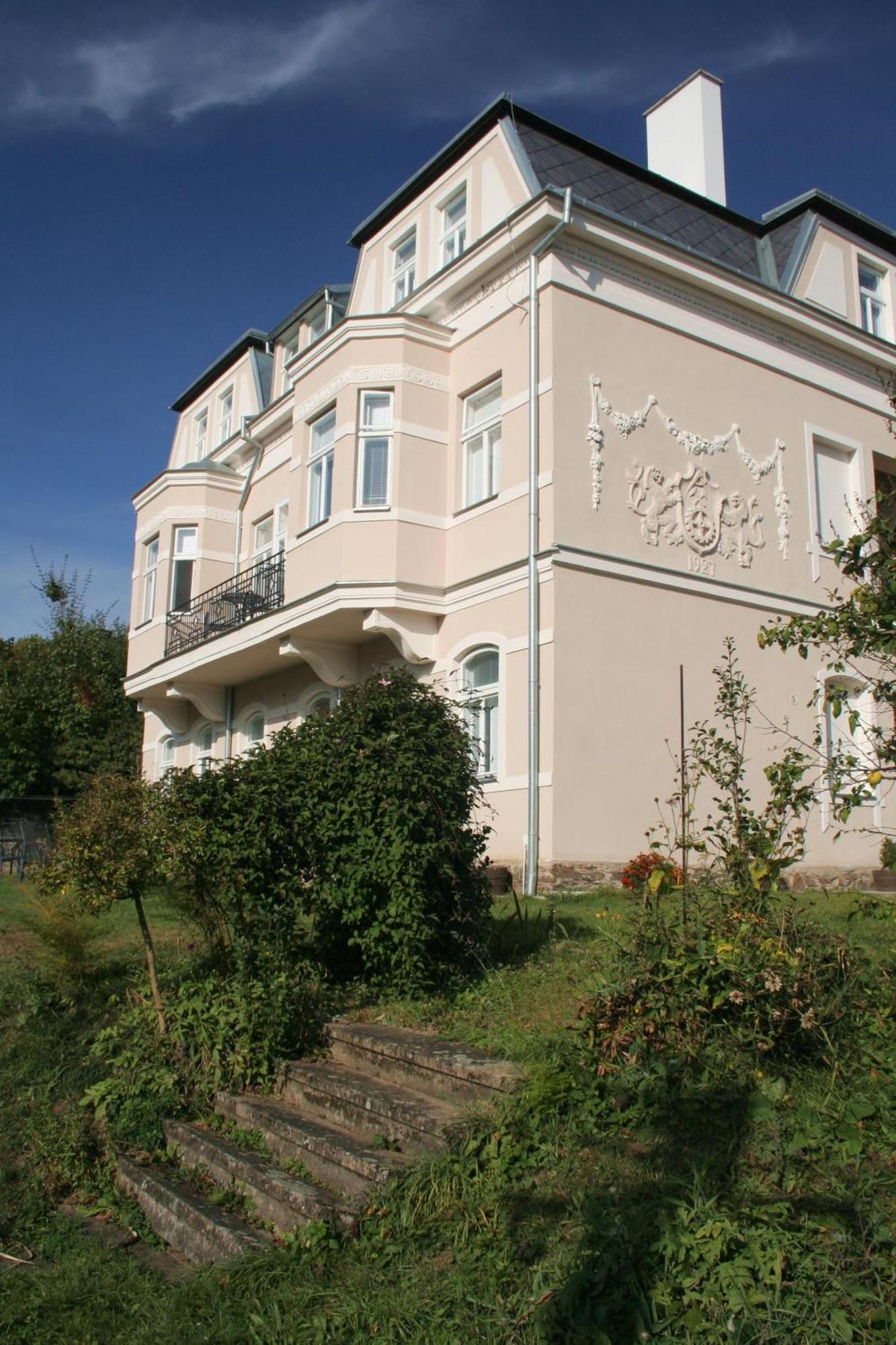 Penzion Jelen Vranov Nad Dyji Luaran gambar
