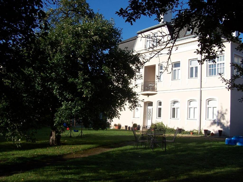 Penzion Jelen Vranov Nad Dyji Luaran gambar
